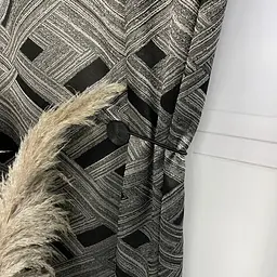 Жакардові штори "геометрія" чорного кольору 2шт. 150х270 з білим шифоновим тюлем 400х270, на тасьмі ALBO pbe0052576 - мініатюра 8