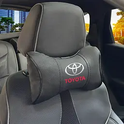 Подушка на підголівник з логотипом Toyota Екошкіра 3D Кольоровий лого Чорний-Чорний кант 1 шт