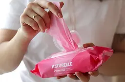 Вологі серветки універсальні Naturelle Pink 10 шт. Серветки рожевого кольору - мініатюра 4