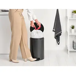 Бак для сміття Brabantia NewIcon Pedal Bin 20 л із педаллю графітовий (233500) - мініатюра 4