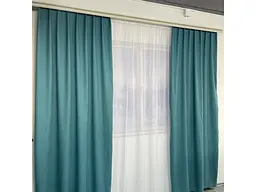 Мікровелюрові штори бірюзового кольору 2шт. 150х270 з білим шифоновим тюлем 400х270, на тасьмі ALBO pbe0052653 - мініатюра 6