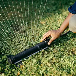 Дощувач Fiskars осцилюючий Fiskars Comfort S-M (1070834) - мініатюра 7