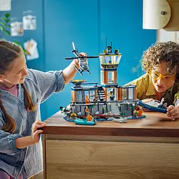Конструктор LEGO City Поліцейський острів-в'язниця 980 деталі (60419) - мініатюра 8