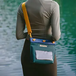 Водонепроникна сумка Naturehike CNK2300BS016 2.6 л темно-зелена - мініатюра 2
