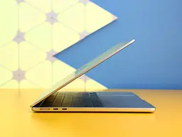 Ноутбук Apple MacBook Air 13'' M2 Retina Starlight 2022 (MLY13) Б/У [173652] - мініатюра 3