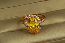 Кільце Xuping Jewelry малинки із жовтим каменем 1,7 см р 17 золотисте
