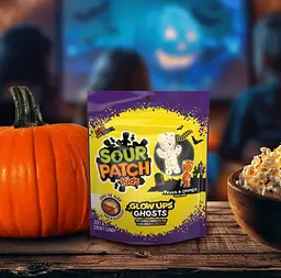Жувальні цукерки Sour Patch Kids Glow Ups Ghosts Halloween Soft & Chewy Candy 237г - мініатюра 6