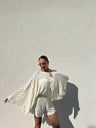 Костюм-двойка женский вязаный молочный с шортами и кофтой Oversize - миниатюра 7