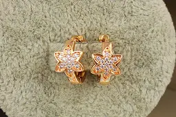 Сережки дитячі Xuping Jewelry квіточка з фіанітами довжина 1.3 см золотисті