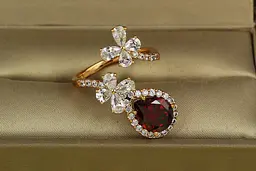 Кільце Xuping Jewelry Марсель з червоним каменем розсувне р 16 золотисте - мініатюра 2