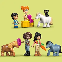 Конструктор LEGO Friends Ранчо і стайня поні 727 деталей (42654) - мініатюра 10