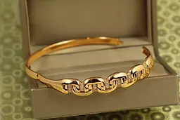 Браслет бенгл Xuping Jewelry Аура Потоку 57 мм на руку від 16 см до 18 см золотистий - мініатюра 2