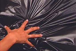 Простирадло SexMax WetGames чорного кольору Joydivision 9120022101 88996 - мініатюра 2