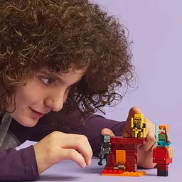 Конструктор LEGO Minecraft Битва з лавою у Незері 99 деталей (21266) - мініатюра 5