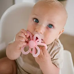 Прорізувач для зубів BabyOno Квіточка силіконовий рожевий (1596/01) - мініатюра 3
