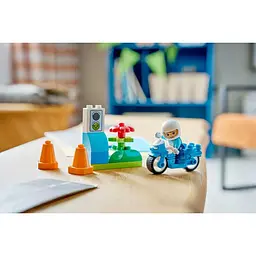 Конструктор LEGO DUPLO Town Синій поліцейський мотоцикл 11 деталей (10471) - мініатюра 7