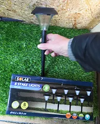 Набір з 8 садових світильників на сонячних батареях Solar 8 Stake Lights вуличні ліхтарі підсвічування - мініатюра 6