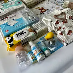 Набір для пологового будинку для новонародженого 33 предмети + прозора сумка в подарунок від ЕкоМама нейтральні кольори - мініатюра 16