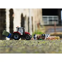 Набір моделей Britains Трактор Massey Ferguson 5612 з вилами та фігурками 1:32 (43205) - мініатюра 3