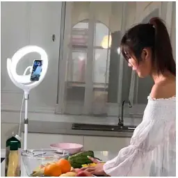 Тримач з кільцевим освітленням Remax RL-LT13 Life Desktop Selfie Spot Light 360° 50-80 см - мініатюра 4