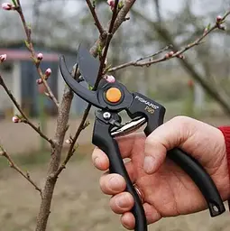 Професійний садовий секатор Fiskars P90 111960 (1001530) - мініатюра 3