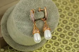 Серьги подвески Xuping Jewelry Капля любви с жемчугом 4 см золотистые - миниатюра 2