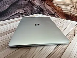 Ноутбук Apple MacBook Pro 15" 2017 i7-7700HQ/16/256 (C02WP00THTD7) Б/в - мініатюра 5