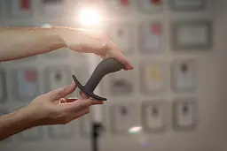 Анальна пробка унісекс, 9.3х3.5 см (чорний) Fun Factory Bootie Medium - мініатюра 3
