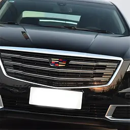Емблема передня Cadillac чорна+ кольорова вставка 210х90мм пластик (на защіпках) - мініатюра 4
