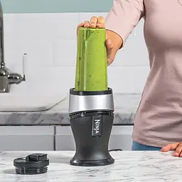 Фітнес-блендер Ninja 700W Slim Blender & Smoothie Maker QB3001EUS - мініатюра 5
