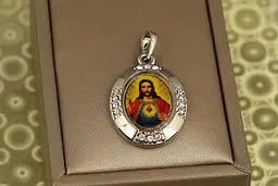 Ладанка Xuping Jewelry овальна Іісус із каменями кольорова 2,7 см срібляста