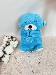 Мягкая игрушка дышащая Выдра для сна сказочные сны выдрочка с мелодиями светом и реалистичными звуками дыхания и сопения как у младенца на подарок ночники для новорожденных детей голубая - мініатюра 5