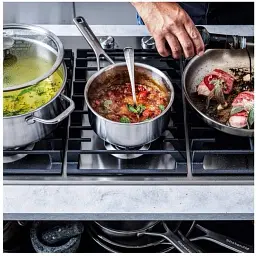 Ківш KitchenAid Multi-Ply Stainless Steel з кришкою 18 см 2.1 л (CC003257-001) - мініатюра 4