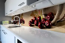 Кухонний фартух Стиглі Яблука для кухні наклейка ПВХ червоні фрукти Бежевий 65х250 см Happy Pocket Z180532