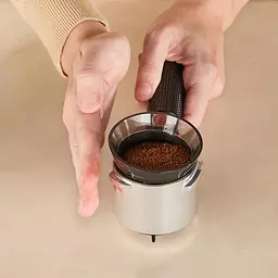 Кавоварка ріжкова Krups Virtuoso+ Tamping System 1 л сіра (XP499EE0) - мініатюра 10
