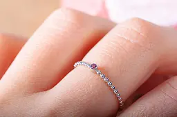 Каблучка з родієвого срібла з аметистом 21 SK-0005