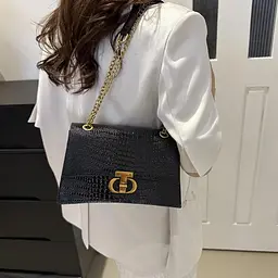 Сумочка на ланцюжку каркасна через плече Lilly P4-6536A чорна - мініатюра 2