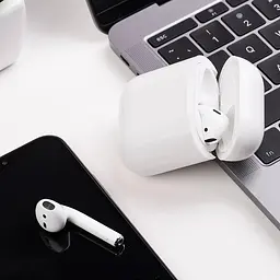 Бездротовий зарядний пристрій Hoco CW18 AirPods Case White - мініатюра 3