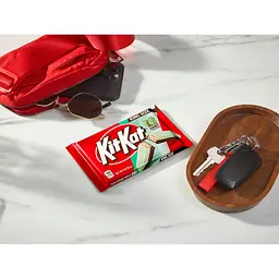 Шоколадний батончик Kit Kat Mint and Dark Chocolate Candy Bar 42 г - мініатюра 4