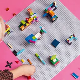 Конструктор LEGO Classic Базова пластина сірого кольору 1 деталь (11024) - мініатюра 3
