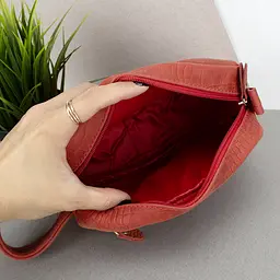 Косметичка жіноча шкіряна HandyCover HC0029 червона з ручкою - мініатюра 5