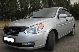 Дефлектор капоту мухобійка для Hyundai Accent/Verna 2006-2010