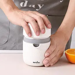 Соковижималка МВМ My Home ручна для фруктів (KP-06 WHITE) - мініатюра 8