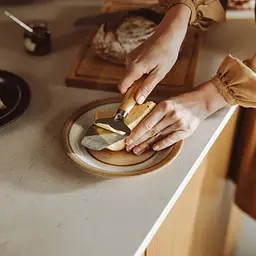 Ніж-слайсер для твердого сиру Fiskars Folken (1075681) - мініатюра 5