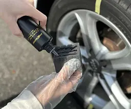 Чорніння для шин SOFT99 DiGloss Black Devil Tire Wax, глянцевий ефект - мініатюра 5