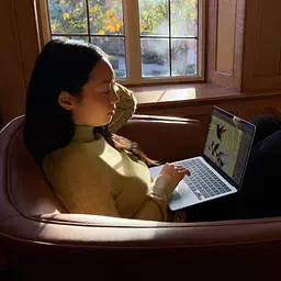 Ноутбук Apple 13.6 MacBook Air / M5/16GB/1TB/UMA/MacOS/Starlight (MDHC4UA/A) - мініатюра 3