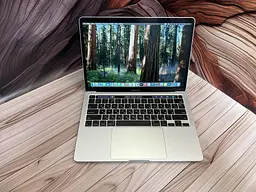 Ноутбук Apple MacBook Pro 13" 2020 i7-1068NG7/32/512 (C02FK1EJML87) Б/в