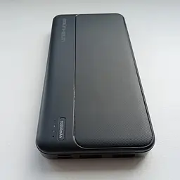 Портативна батарея Grunhelm GP-10B Power Bank 10.000 mAh чорна (137520) - мініатюра 3
