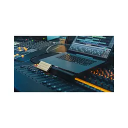 Накопичувач SSD USB 3.2 2TB T7 Shield Samsung (MU-PE2T0R/WW) - мініатюра 6