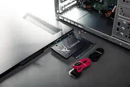 Накопичувач SSD Kingston mSATA 256GB SATA SKC600 teh0024712 - мініатюра 2